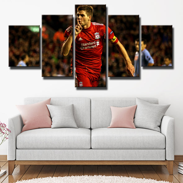 Liverpool FC Midfielder Stevie G Steven Gerrard